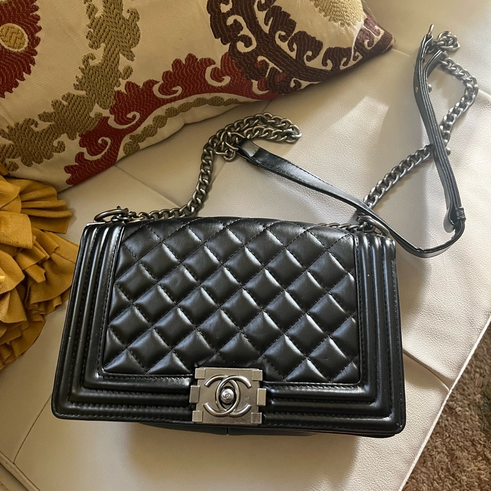 Black purse
